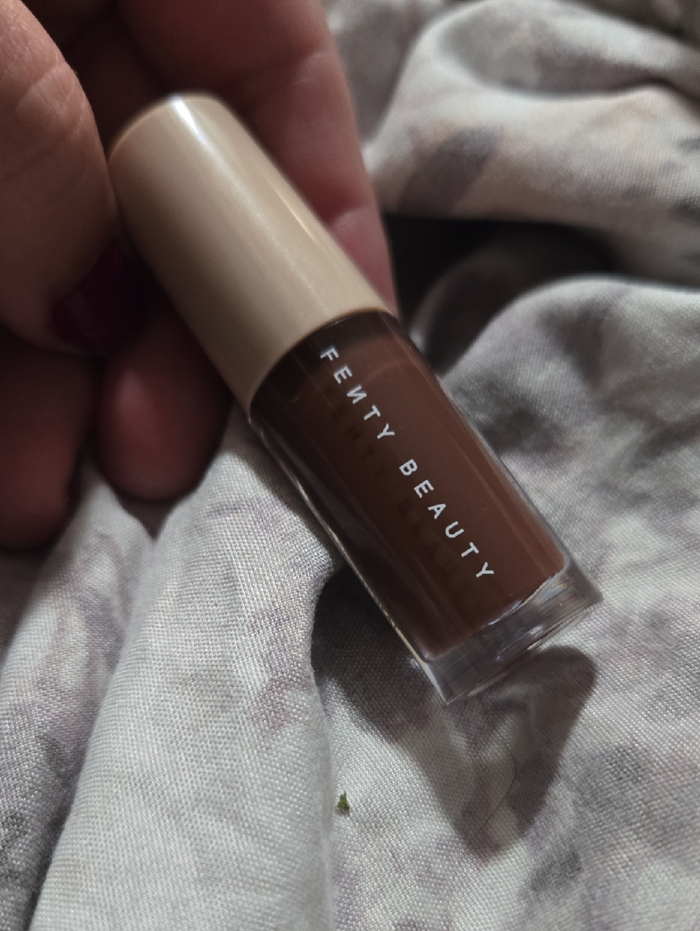 Fenty Beauty Lipgloss - Warm Brown with Beige Cap